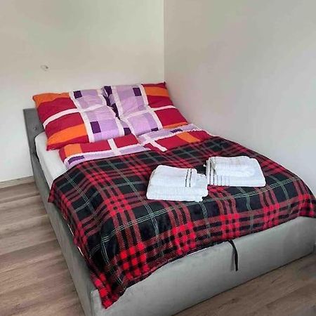 Ferienwohnung Outletcity Metzingen Мецинген Екстериор снимка